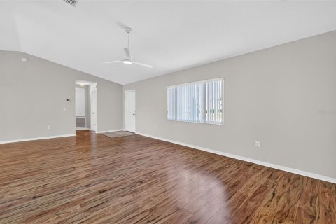 Villa ou maison à vendre à Summerfield, Floride: 2 chambres, 173.45 m2 № 2223541 - photo 8