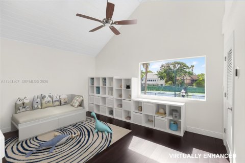 House in Miami, Florida 5 bedrooms, 453.46 sq.m. № 2268686 - photo 18