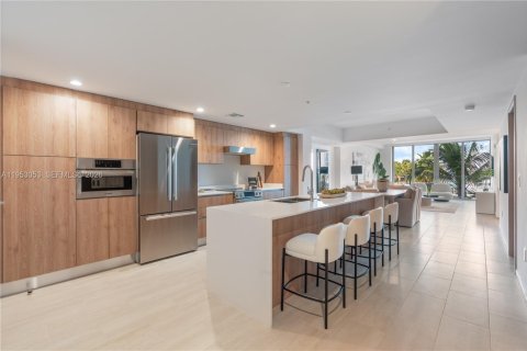 Casa en alquiler en Bay Harbor Islands, Florida, 3 dormitorios, 178.84 m2 № 2010724 - foto 6