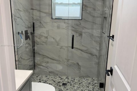 Купить виллу или дом в Сарасота, Флорида 2 спальни, 112.6м2, № 1922850 - фото 14