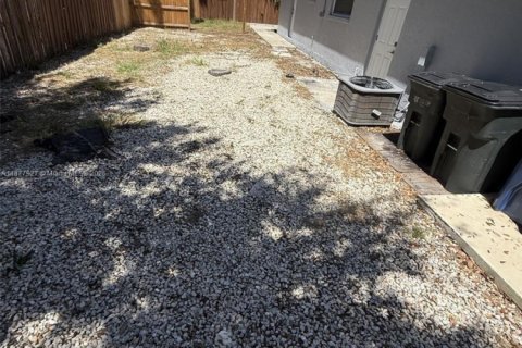 Купить виллу или дом в Сарасота, Флорида 2 спальни, 112.6м2, № 1922850 - фото 29