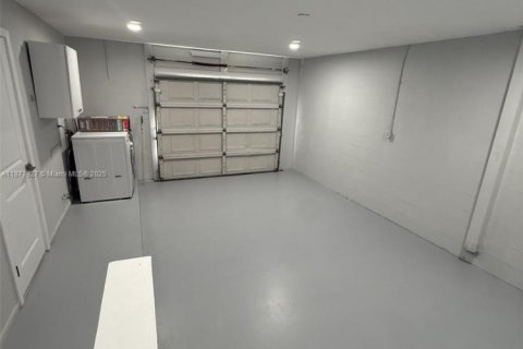 Купить виллу или дом в Сарасота, Флорида 2 спальни, 112.6м2, № 1922850 - фото 25