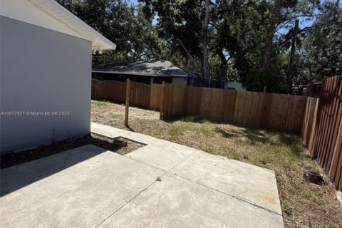 Купить виллу или дом в Сарасота, Флорида 2 спальни, 112.6м2, № 1922850 - фото 28