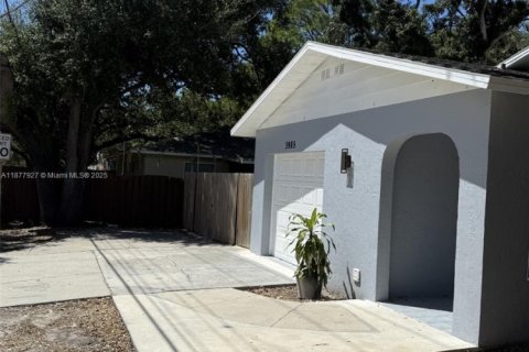 Купить виллу или дом в Сарасота, Флорида 2 спальни, 112.6м2, № 1922850 - фото 2