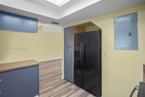 Townhouse in Cooper City, Florida 3 bedrooms, 120.96 sq.m. № 2038346 - photo 17