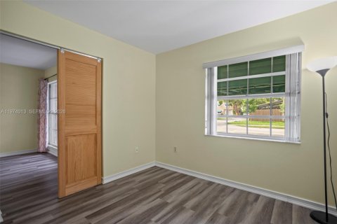 Townhouse in Cooper City, Florida 3 bedrooms, 120.96 sq.m. № 2038346 - photo 10