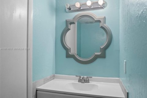 Townhouse in Cooper City, Florida 3 bedrooms, 120.96 sq.m. № 2038346 - photo 23