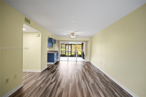 Townhouse in Cooper City, Florida 3 bedrooms, 120.96 sq.m. № 2038346 - photo 7