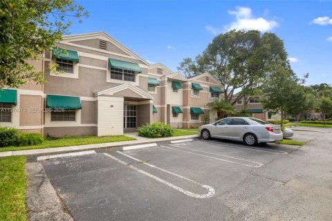 Townhouse in Cooper City, Florida 3 bedrooms, 120.96 sq.m. № 2038346 - photo 2