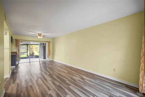 Townhouse in Cooper City, Florida 3 bedrooms, 120.96 sq.m. № 2038346 - photo 5