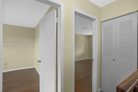 Townhouse in Cooper City, Florida 3 bedrooms, 120.96 sq.m. № 2038346 - photo 25