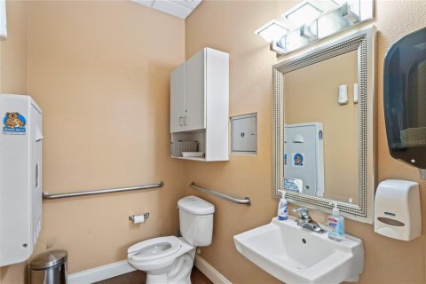 Commercial property in Spring Hill, Florida 434.97 sq.m. № 1650153 - photo 25