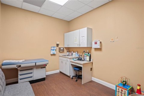 Immobilier commercial à vendre à Spring Hill, Floride: 434.97 m2 № 1650153 - photo 17