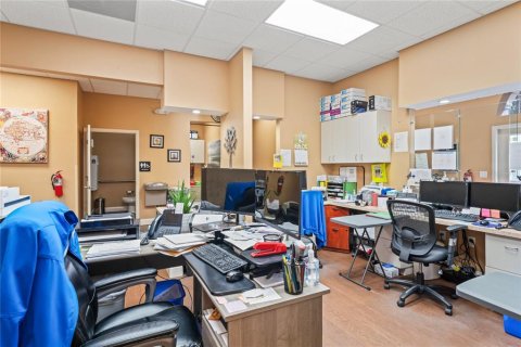 Commercial property in Spring Hill, Florida 434.97 sq.m. № 1650153 - photo 10