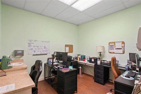 Propiedad comercial en venta en Spring Hill, Florida, 434.97 m2 № 1650153 - foto 29