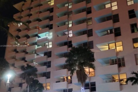 Copropriété à louer à Miami Beach, Floride: 1 chambre, 67.45 m2 № 2352862 - photo 3