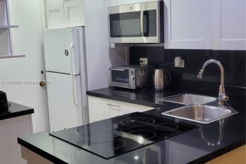 Copropriété à louer à Miami Beach, Floride: 1 chambre, 67.45 m2 № 2352862 - photo 13