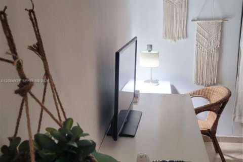Copropriété à louer à Miami Beach, Floride: 1 chambre, 67.45 m2 № 2352862 - photo 24