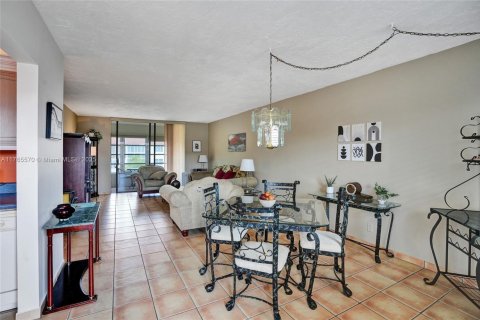 Copropriété à vendre à Lauderdale Lakes, Floride: 1 chambre, 69.49 m2 № 2012283 - photo 3