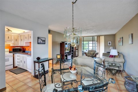 Copropriété à vendre à Lauderdale Lakes, Floride: 1 chambre, 69.49 m2 № 2012283 - photo 9