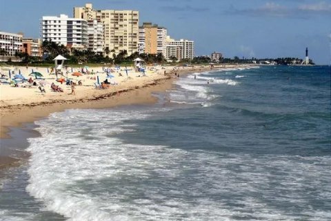 Commercial property in Pompano Beach, Florida № 1129242 - photo 1