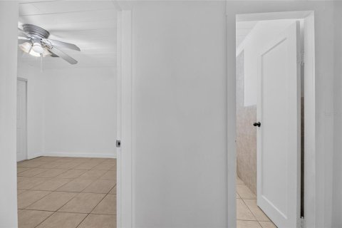 Villa ou maison à louer à Tampa, Floride: 3 chambres, 144.37 m2 № 2096085 - photo 27