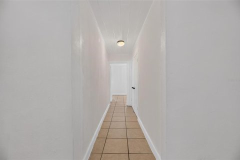 Villa ou maison à louer à Tampa, Floride: 3 chambres, 144.37 m2 № 2096085 - photo 9