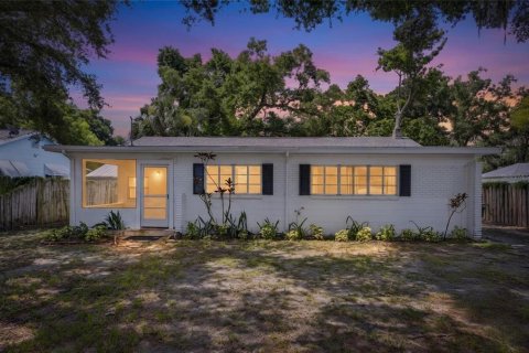 Villa ou maison à Tampa, Floride 3 chambres, 144.37 m2 № 2096085