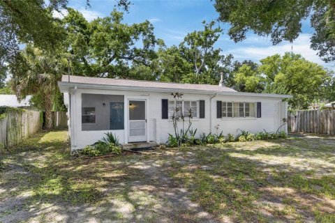 Villa ou maison à louer à Tampa, Floride: 3 chambres, 144.37 m2 № 2096085 - photo 2