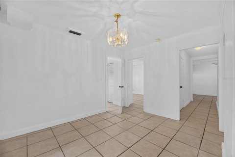 Villa ou maison à louer à Tampa, Floride: 3 chambres, 144.37 m2 № 2096085 - photo 12