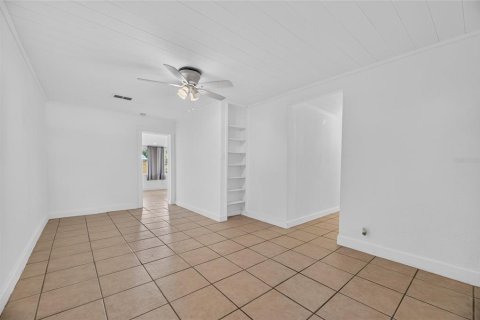 Villa ou maison à louer à Tampa, Floride: 3 chambres, 144.37 m2 № 2096085 - photo 8