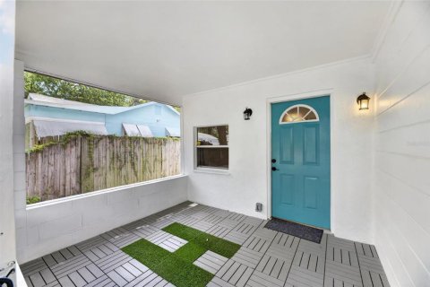 Villa ou maison à louer à Tampa, Floride: 3 chambres, 144.37 m2 № 2096085 - photo 3
