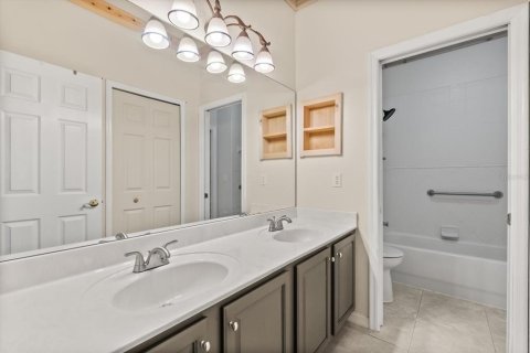 House in Apopka, Florida 4 bedrooms, 293.48 sq.m. № 1837489 - photo 21