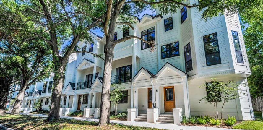 Villa ou maison à Tampa, Floride 4 chambres, 232.07 m2 № 1788275