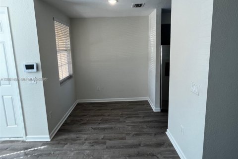 Townhouse in Cutler Bay, Florida 3 bedrooms, 123.1 sq.m. № 2067633 - photo 4