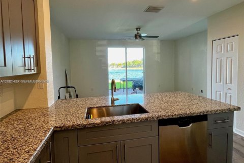 Townhouse in Cutler Bay, Florida 3 bedrooms, 123.1 sq.m. № 2067633 - photo 7