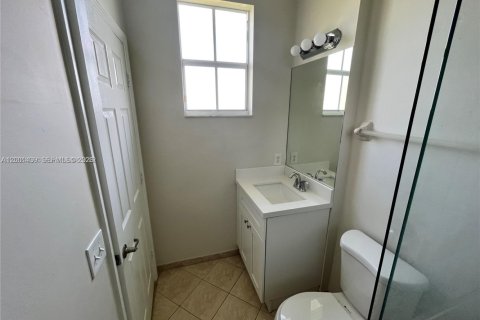 Townhouse in Cutler Bay, Florida 3 bedrooms, 123.1 sq.m. № 2067633 - photo 21