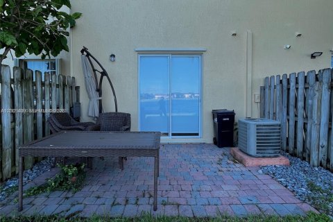 Townhouse in Cutler Bay, Florida 3 bedrooms, 123.1 sq.m. № 2067633 - photo 25