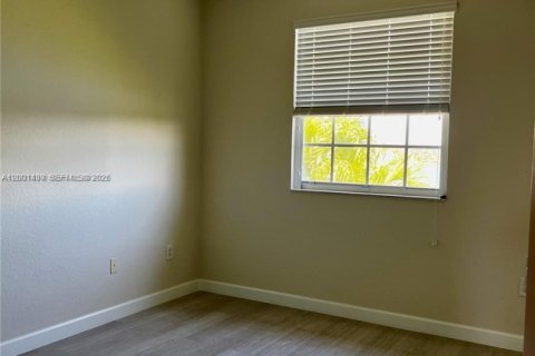 Townhouse in Cutler Bay, Florida 3 bedrooms, 123.1 sq.m. № 2067633 - photo 2