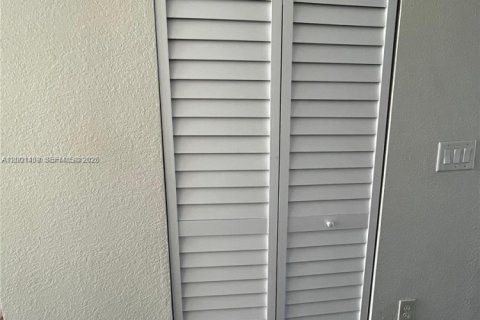 Townhouse in Cutler Bay, Florida 3 bedrooms, 123.1 sq.m. № 2067633 - photo 11