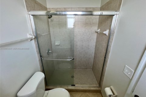 Townhouse in Cutler Bay, Florida 3 bedrooms, 123.1 sq.m. № 2067633 - photo 22