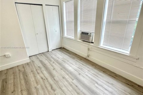 Снять в аренду квартиру в Майами, Флорида 2 спальни, 37.16м2, № 1926521 - фото 6