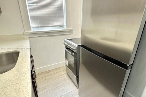 Снять в аренду квартиру в Майами, Флорида 2 спальни, 37.16м2, № 1926521 - фото 8