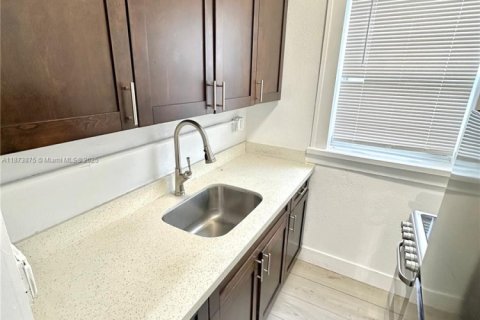 Снять в аренду квартиру в Майами, Флорида 2 спальни, 37.16м2, № 1926521 - фото 7