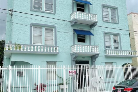 Снять в аренду квартиру в Майами, Флорида 2 спальни, 37.16м2, № 1926521 - фото 12