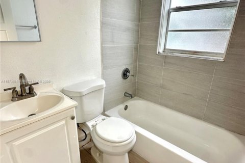 Снять в аренду квартиру в Майами, Флорида 2 спальни, 37.16м2, № 1926521 - фото 10