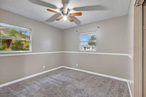 Villa ou maison à vendre à Winter Haven, Floride: 4 chambres, 186.18 m2 № 2309899 - photo 17