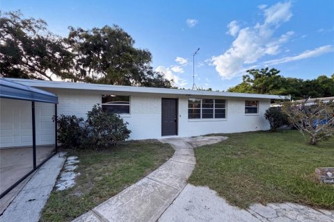 House in Holly Hill, Florida 3 bedrooms, 110.93 sq.m. № 2209550