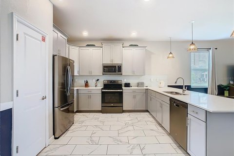 House in Davenport, Florida 8 bedrooms, 363.81 sq.m. № 1669924 - photo 4