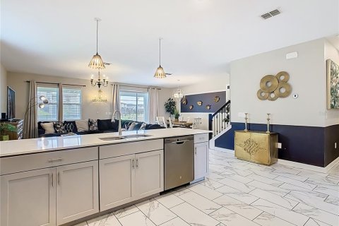House in Davenport, Florida 8 bedrooms, 363.81 sq.m. № 1669924 - photo 5